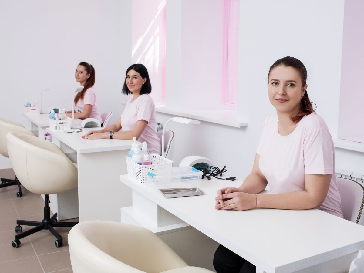Planning d’équipe en salon 6 règles pour éviter les doublons et les tensions